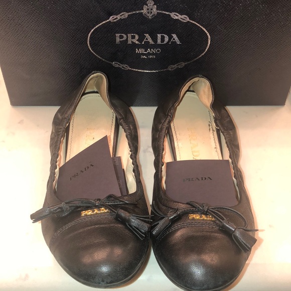 100% Authentic Women’s Prada Blk leather loafers / ballerina - size 37 with box - Picture 1 of 10